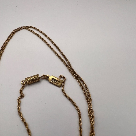 Vintage 1928 Pink Rose Locket on a gold tone chain - Picture 8 of 12